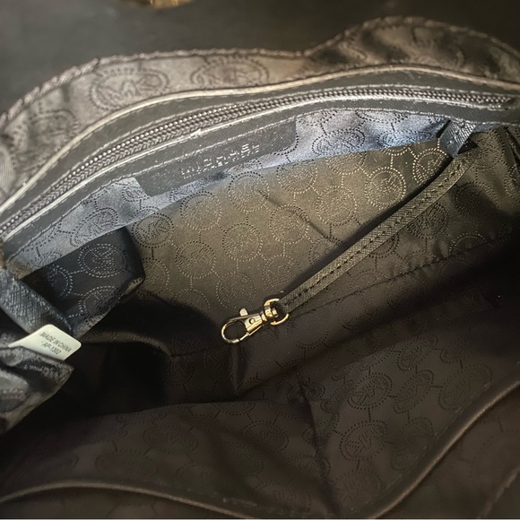 EUC Black & Gold Michael Kors Saffiano “Hamilton” Tote - Picture 7 of 7